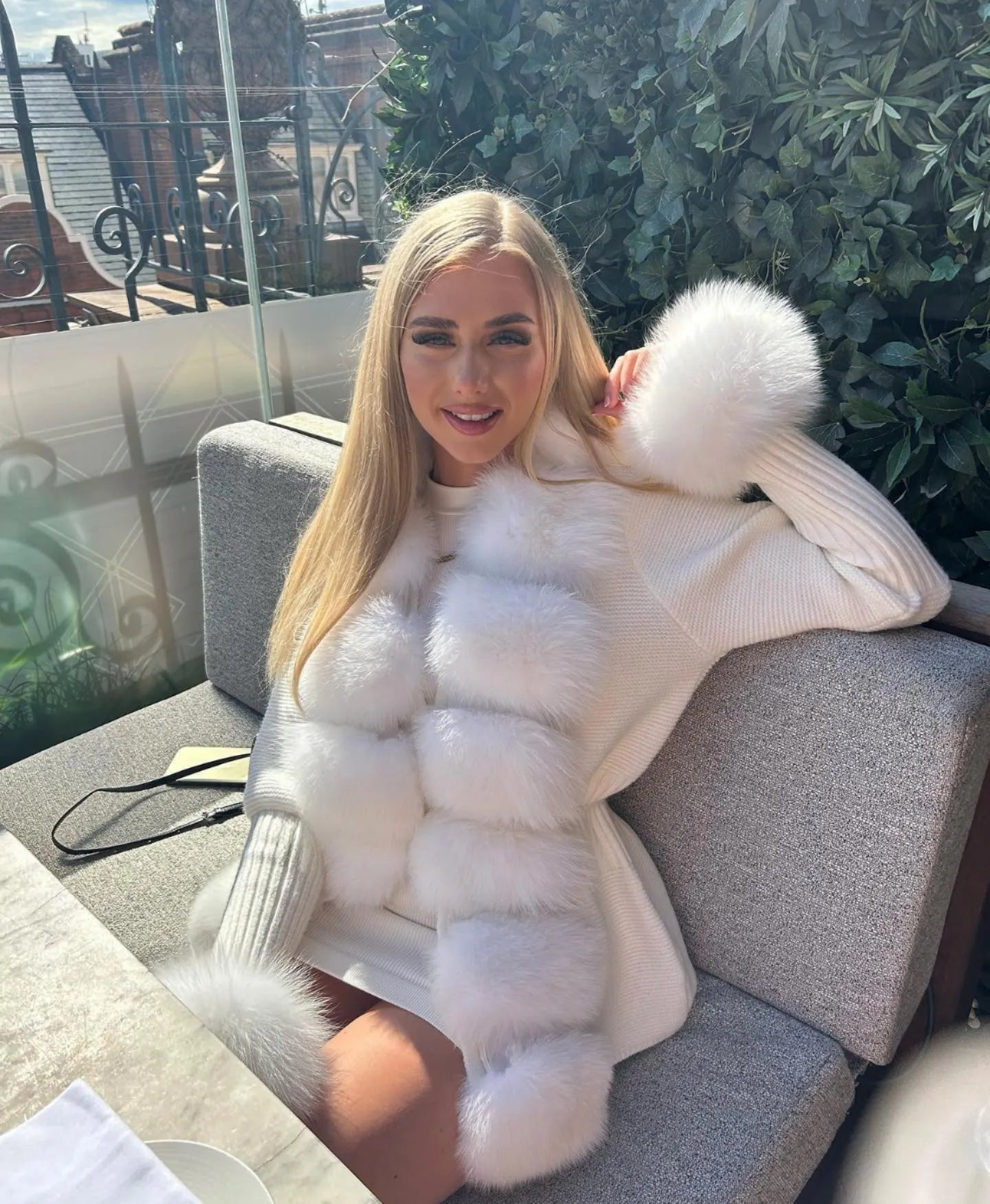 Warmer Flauschiger Frauen Wintermantel 2024 - Stilvoll & Elegant