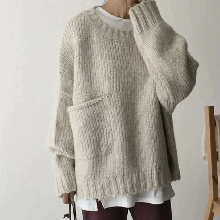 Emma – elfenbeinfarbener, übergroßer pullover mit vordertaschen