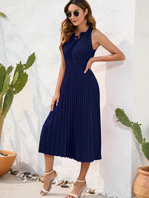 Carla - Schwarzes Plisseekleid mit Halterneck