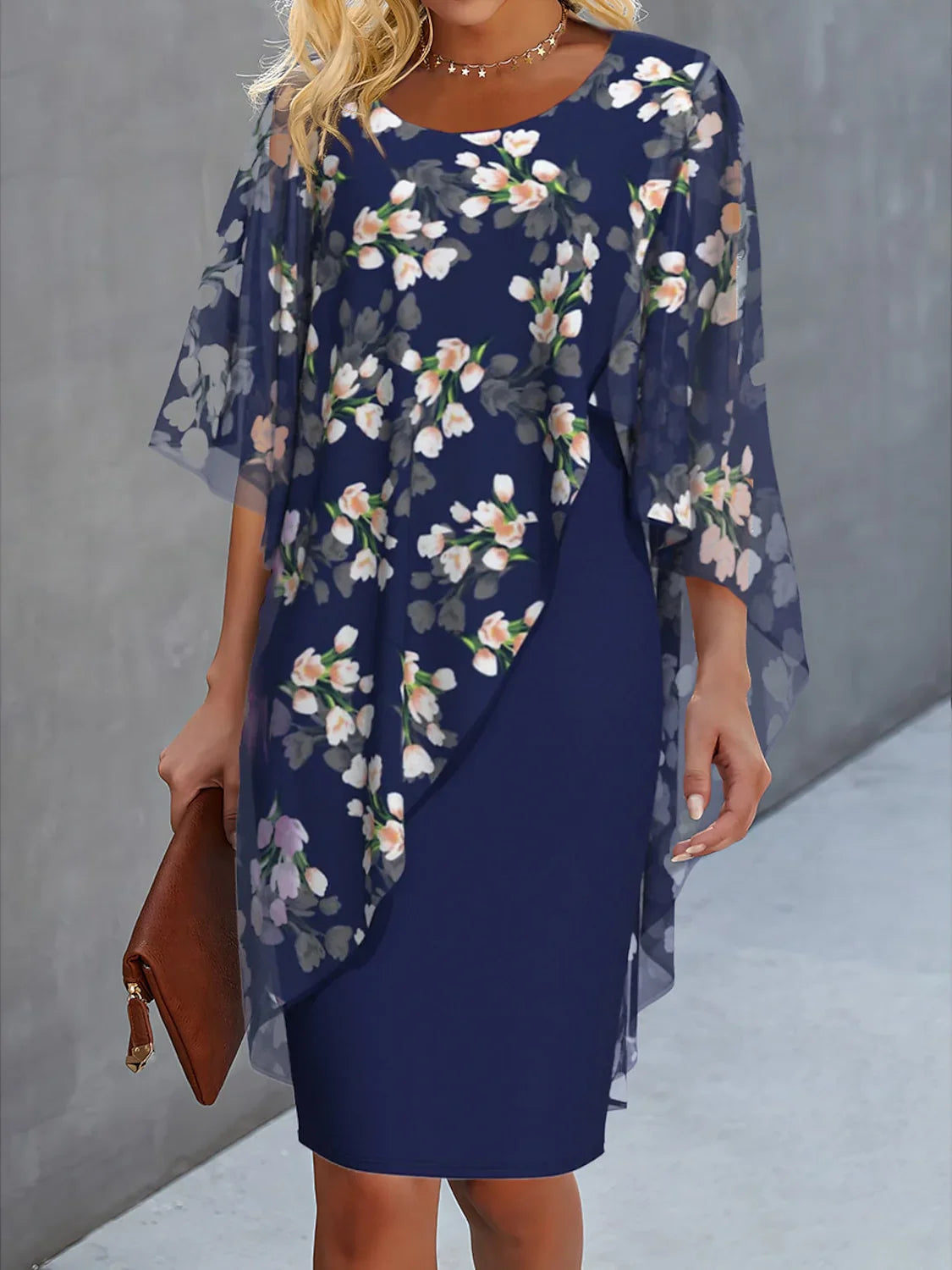 Abby | Geblümtes Chiffon-Kleid in H-Linie