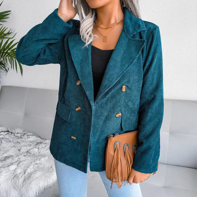 Eleganter Frauen-Winterblazer: Stilvolle Wärme für kalte Tage