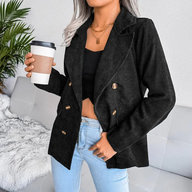 Eleganter Frauen-Winterblazer: Stilvolle Wärme für kalte Tage