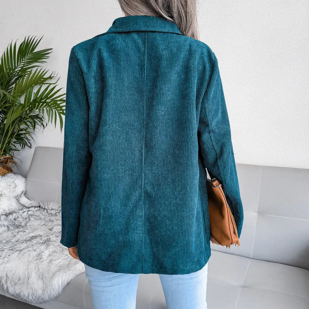 Eleganter Frauen-Winterblazer: Stilvolle Wärme für kalte Tage