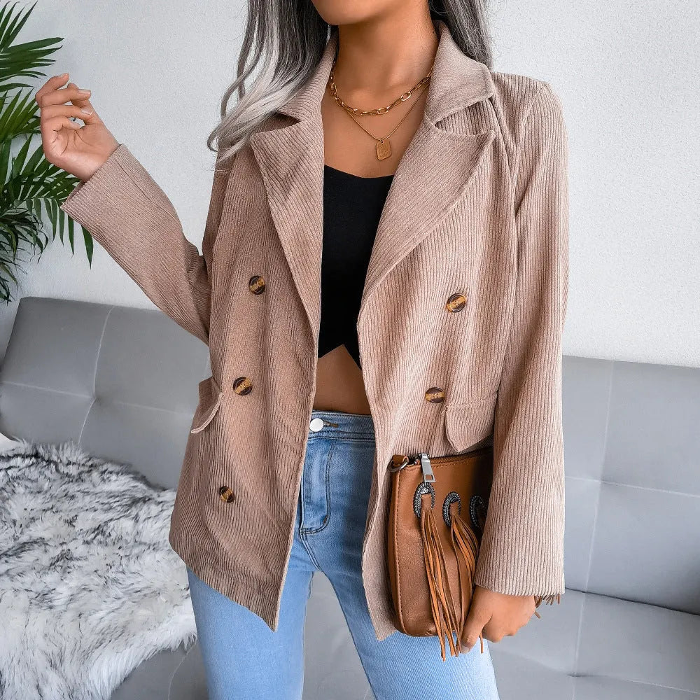 Eleganter Frauen-Winterblazer: Stilvolle Wärme für kalte Tage