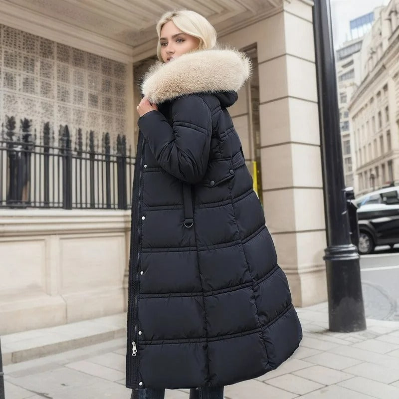 Lucassana - Langer Winterpelzmantel für Frauen - elegant und warm