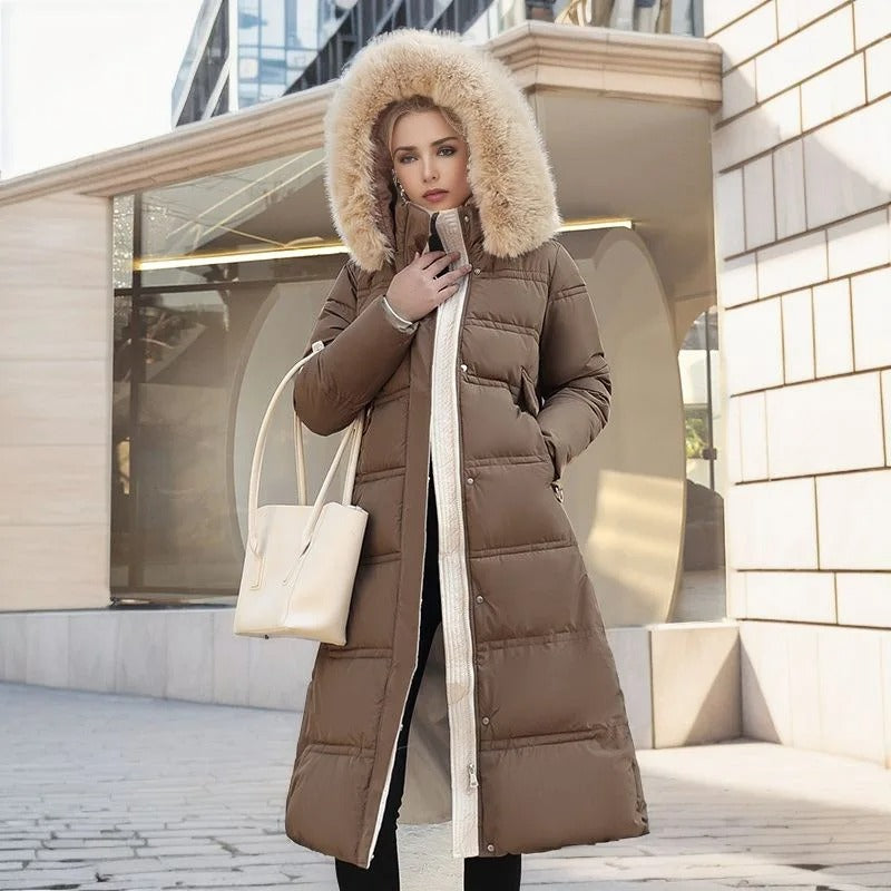 Lucassana - Langer Winterpelzmantel für Frauen - elegant und warm