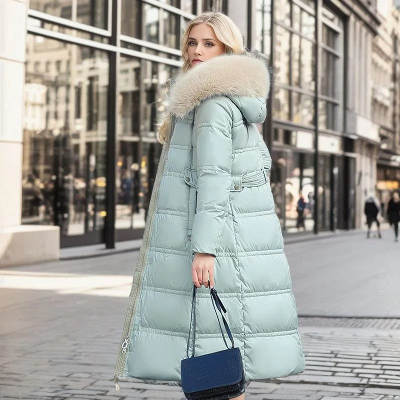 Lucassana - Langer Winterpelzmantel für Frauen - elegant und warm