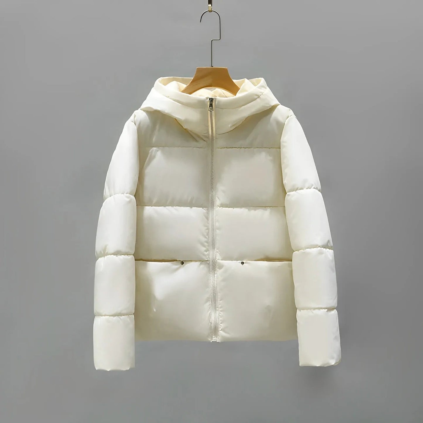 Warmer Frauen-Wintermantel 2024: Eleganter Puffermantel Trend