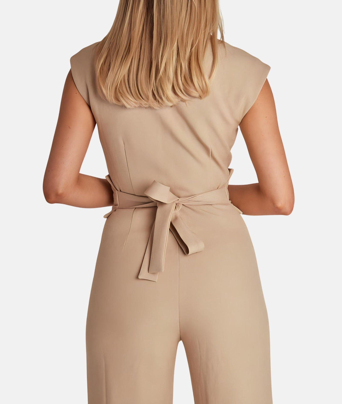 Modischer Jumpsuit mit Wickeldetail und weitem Bein