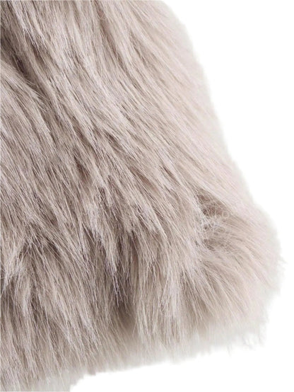 Luxuriöse Frauenjacken mit Pelzdesign - Winter 2024 Kollektion