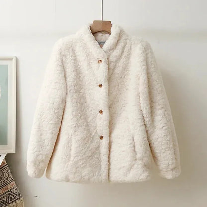 Luxuriöser Frauen-Winterfellmantel 2024 für kalte Tage