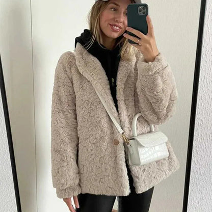 Luxuriöser Frauen-Winterfellmantel 2024 für kalte Tage