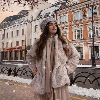 Luxuriöser Frauen-Winterfellmantel 2024 für kalte Tage