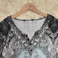 FallStil® - Blau-graues Oceanic Luxe Print V-Ausschnitt Langarm-Top