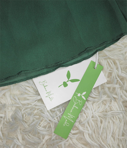 Naturlux® - Grünes Midikleid mit plissiertem Frontschlitz und Juwelen