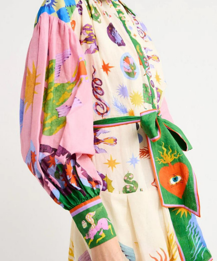 Traditionelles deutsches Kleidungsstück basierend auf Kultur - Belene