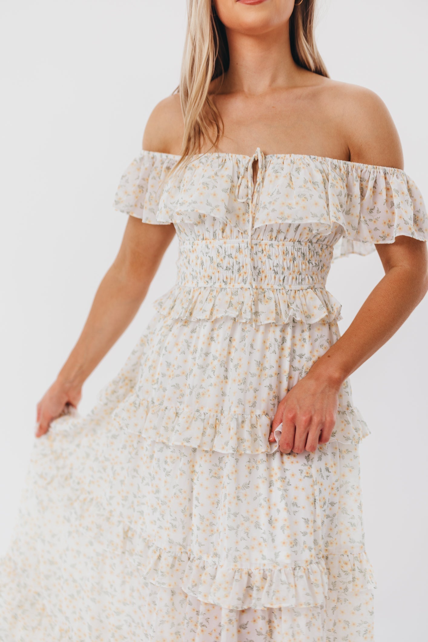 Astrid Maxikleid mit Rüschendetail in gelbem Blumenmuster – stoßfreundlich (geringer Lagerbestand)