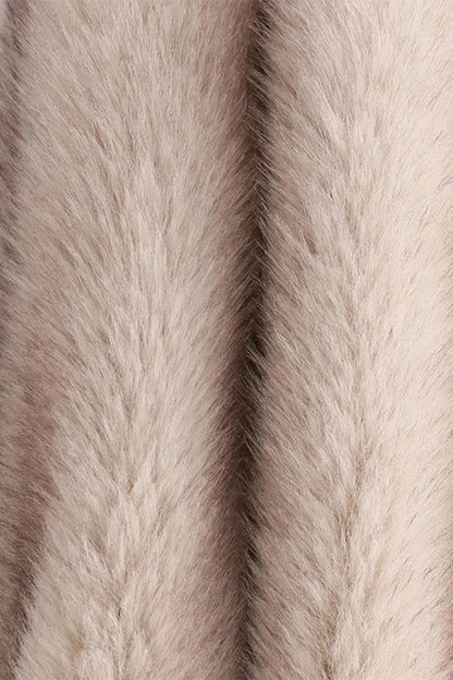 Elegante Frauen-Pelzjacke Pastellbeige Winter 2024 Kollektion