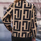 Bluse mit grafischem Schriftzug und langen Ärmeln
