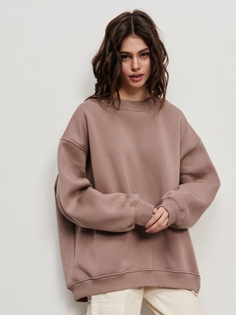 Pullover mit einem Ausschnitt in O-Form