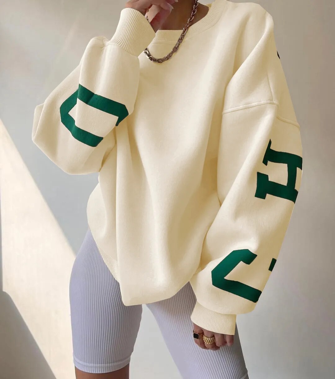 Clarissa | Lässiges Sweatshirt mit Buchstabenmuster