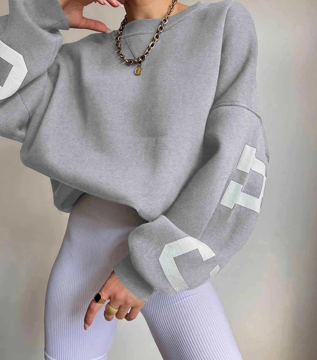 Clarissa | Lässiges Sweatshirt mit Buchstabenmuster