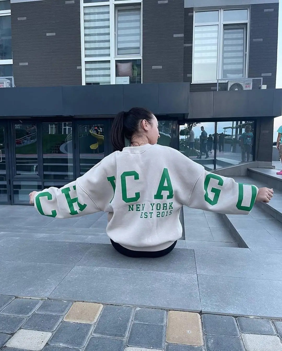 Clarissa | Lässiges Sweatshirt mit Buchstabenmuster