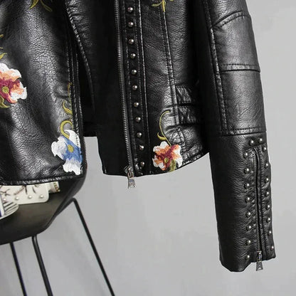 Florale Frauenjacken für stilvolle Herbst- und Wintermode