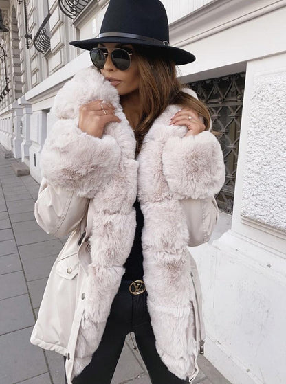 Wärmender Wintermantel mit flauschigem Tragegefühl für Damen