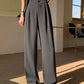Schwarze weite Freizeithose mit Knopfdetails - Mia