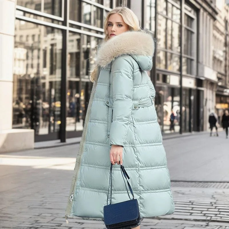 Lucassana -  Langer Winterpelzmantel für Frauen - elegant und warm