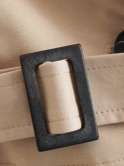 Kurzer Trenchcoat: Modische Jacke mit Gürtel für Herbst & Winter