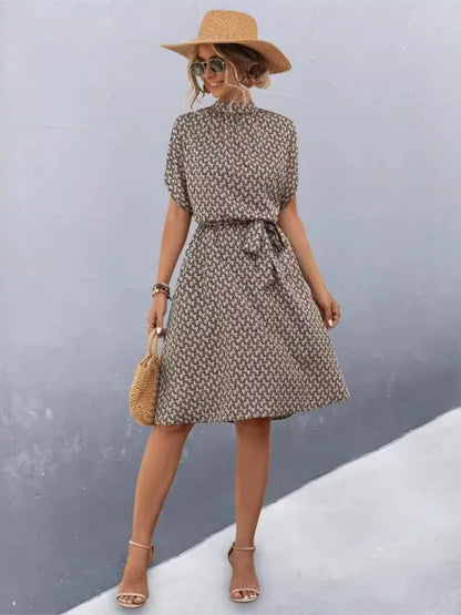 Bella - Khakifarbenes Wickelkleid mit Gürtel