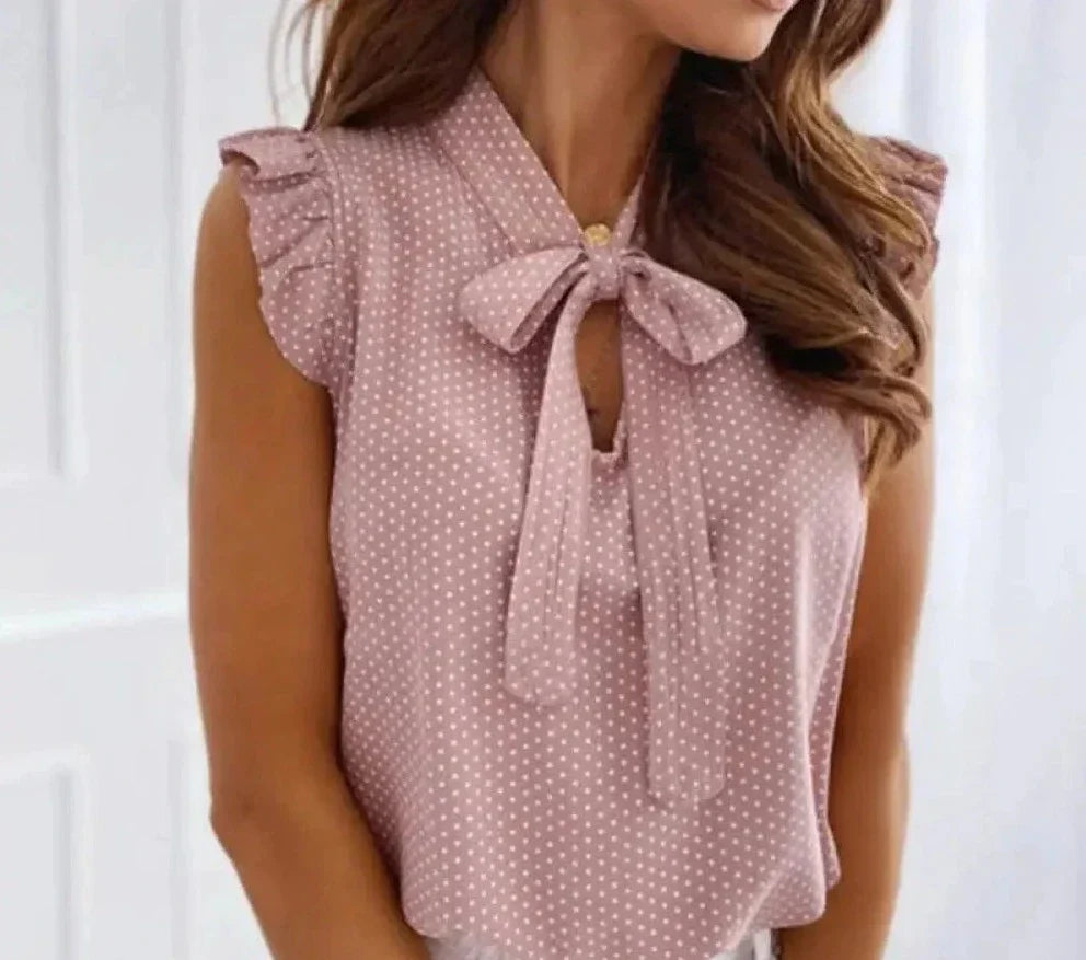 Verspielte Schleifenbluse - Eleganz im Büro