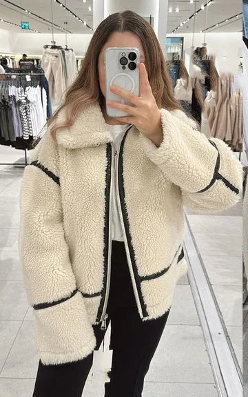 Flauschige Teddy-Jacken mit stilvollen Kontrastdetails für Herbst/Winter