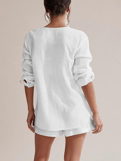 Strukturiertes Set aus Bluse und Shorts