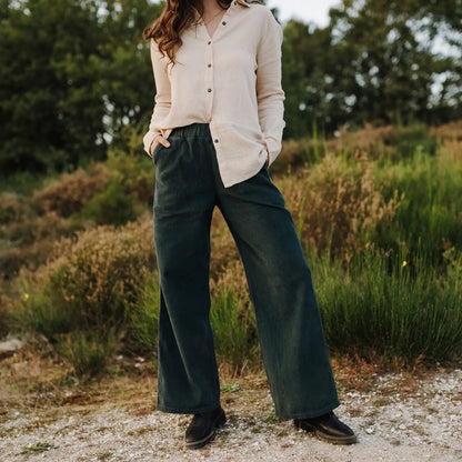 CORDHOSE LINA | SCHWARZ UND GRÜN AUS 100% BIO-BAUMWOLLE