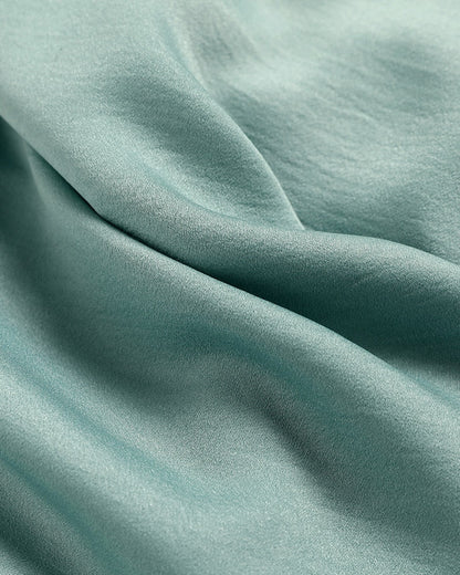 Sara Kleid mit V-Ausschnitt | Das Kleid für Party und Abendessen