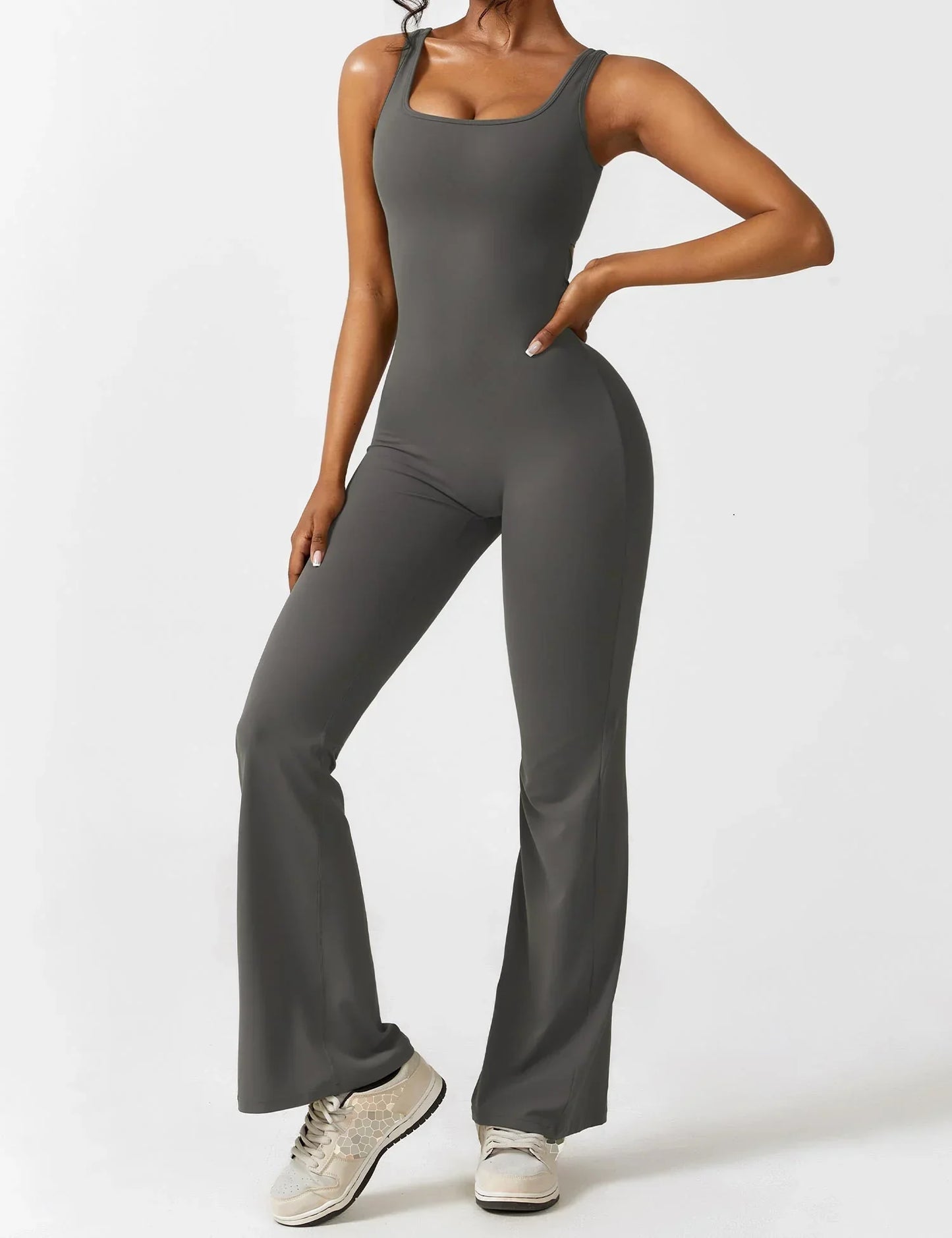 Lorita - Ausgestellter Jumpsuit